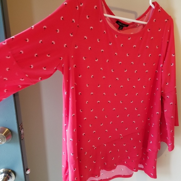 Dress Barn tulip hem blouse, 1X NWOT - Picture 4 of 5